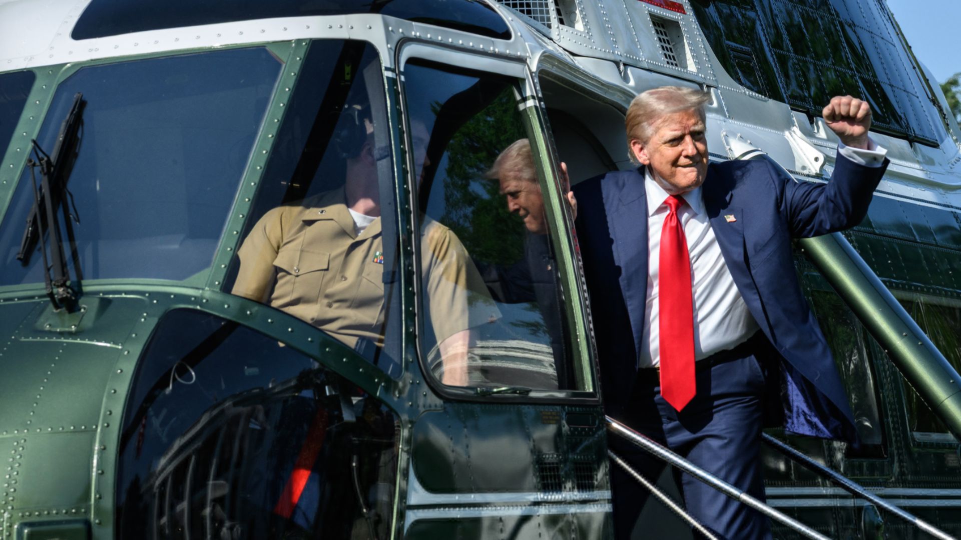 White House Weekly Brief – U.S. Accelerates AI Policy, Global Trade Agreements, and Civil Liberties Enforcement